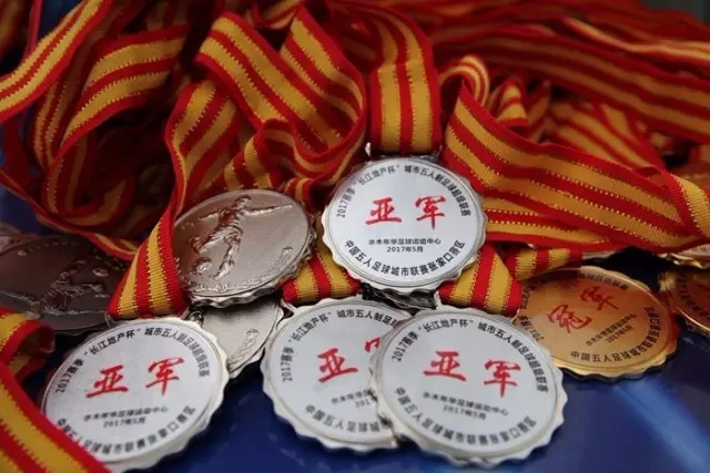狂轰53分+8记三分！中国男篮20岁前锋硬抗全队：崔永熙替身大闪耀